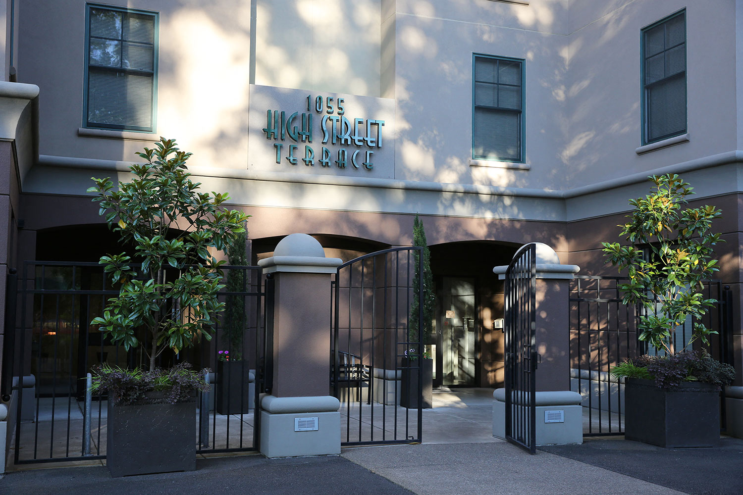 Eugene Secure Storage Dandk Organizer